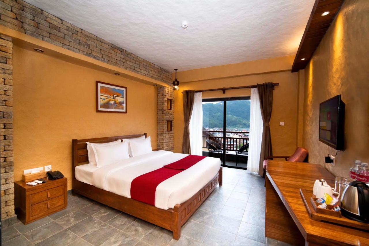 Bar Peepal Resort Pokhara Esterno foto