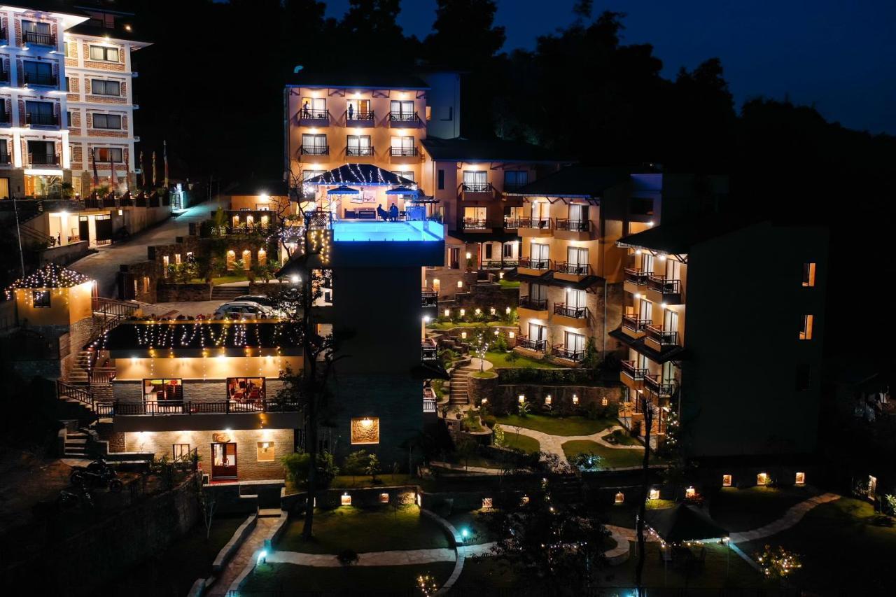 Bar Peepal Resort Pokhara Esterno foto